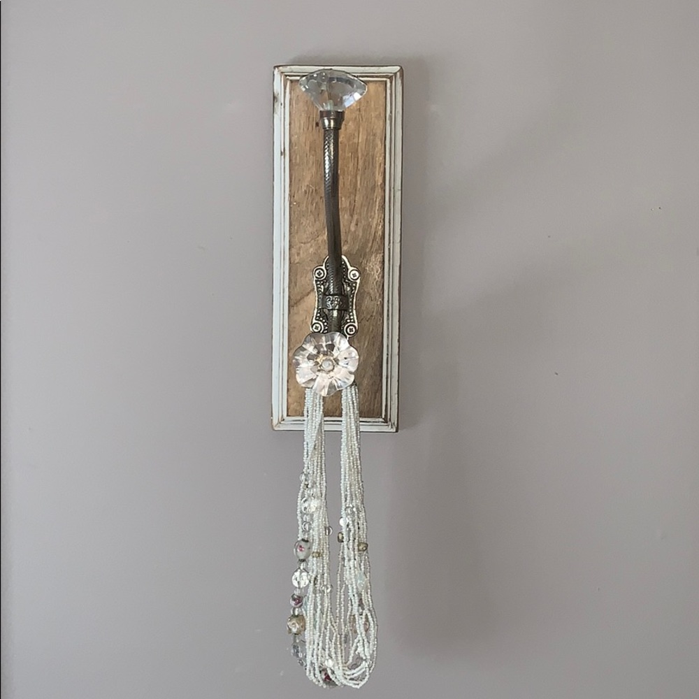 White Beaded Funky Necklace - Picture 3 of 5